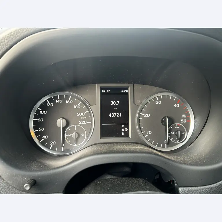 gepflegte Behördenfahrzeuge aus dem Hafenumfeld-10