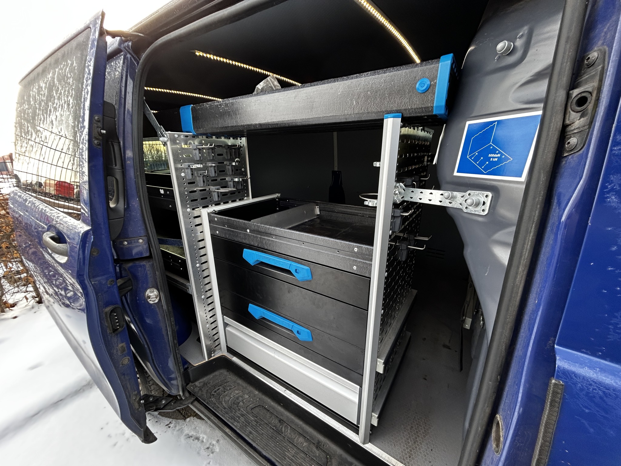 gepflegte Behördenfahrzeuge aus dem Hafenumfeld-12