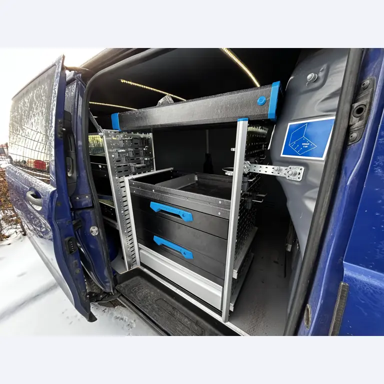 gepflegte Behördenfahrzeuge aus dem Hafenumfeld-12