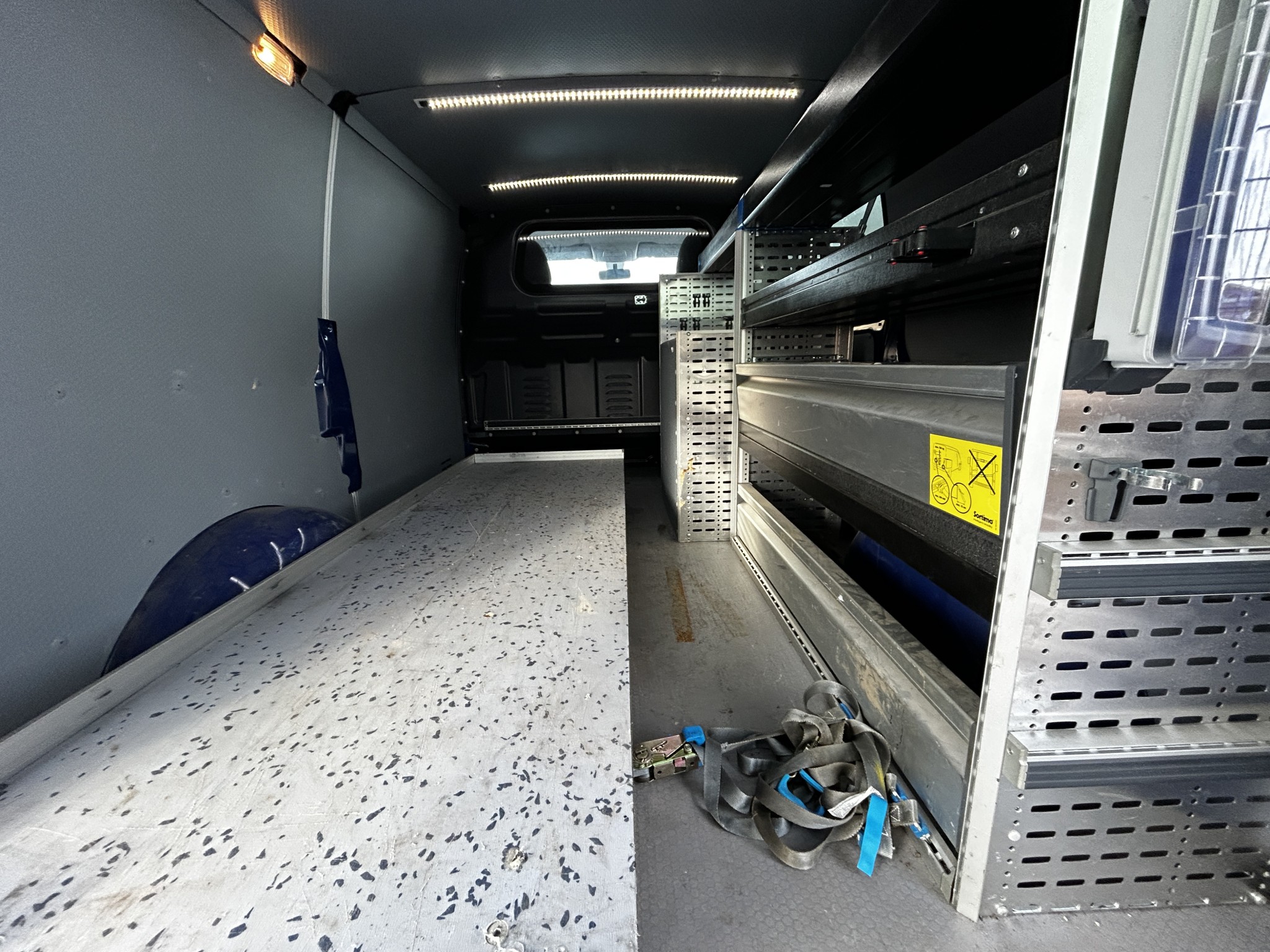 gepflegte Behördenfahrzeuge aus dem Hafenumfeld-13