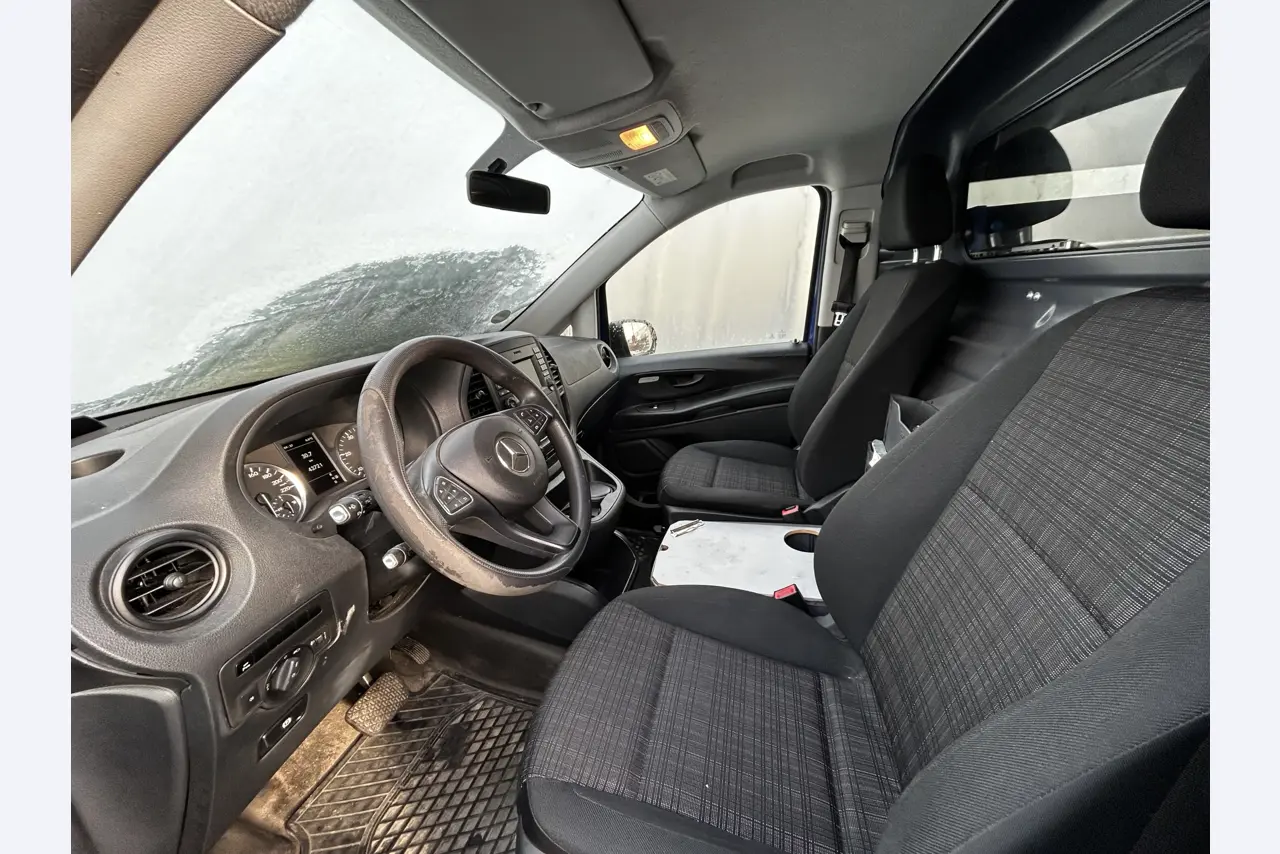 gepflegte Behördenfahrzeuge aus dem Hafenumfeld-9