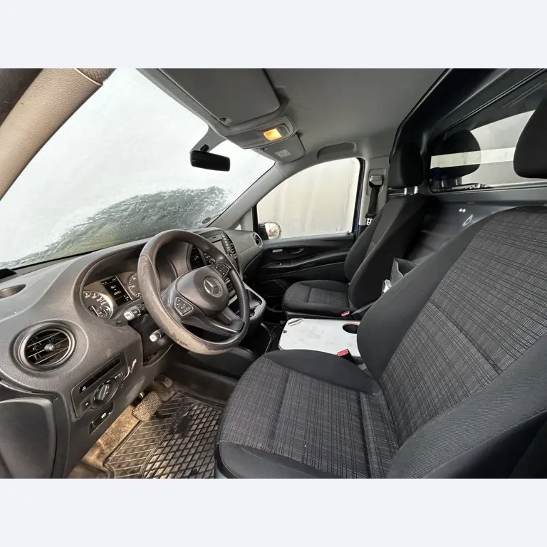 gepflegte Behördenfahrzeuge aus dem Hafenumfeld-9