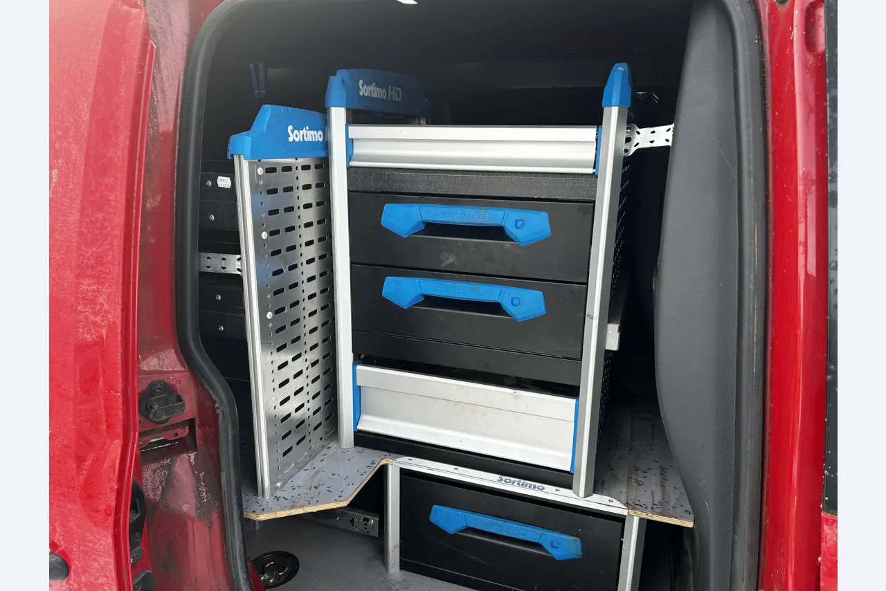 gepflegte Behördenfahrzeuge aus dem Hafenumfeld-12