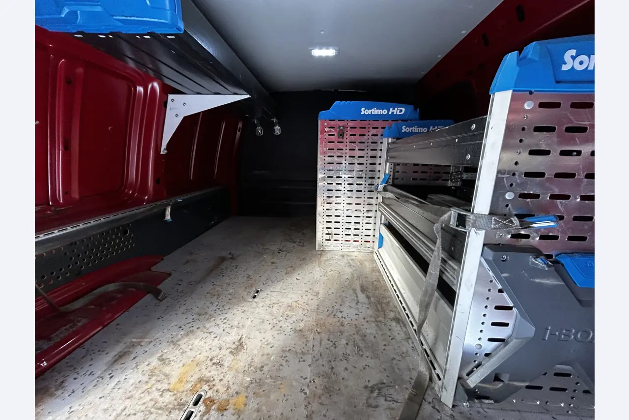 gepflegte Behördenfahrzeuge aus dem Hafenumfeld-13