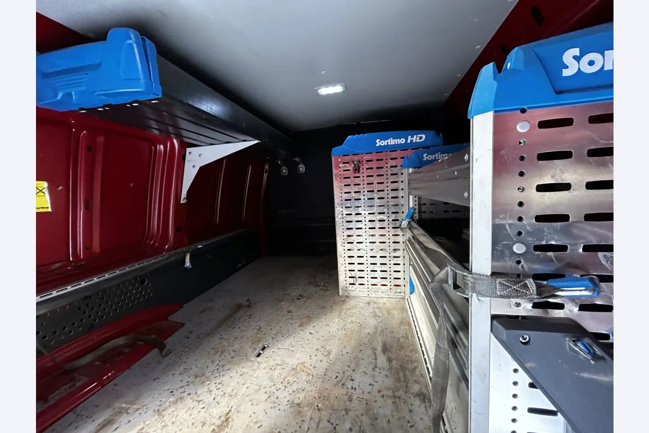 gepflegte Behördenfahrzeuge aus dem Hafenumfeld-14