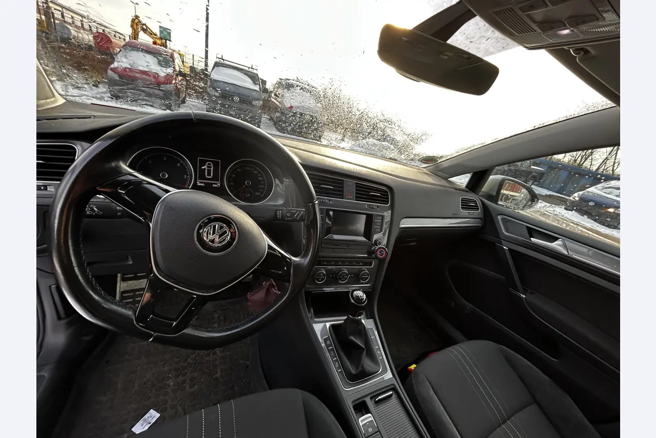 gepflegte Behördenfahrzeuge aus dem Hafenumfeld-11