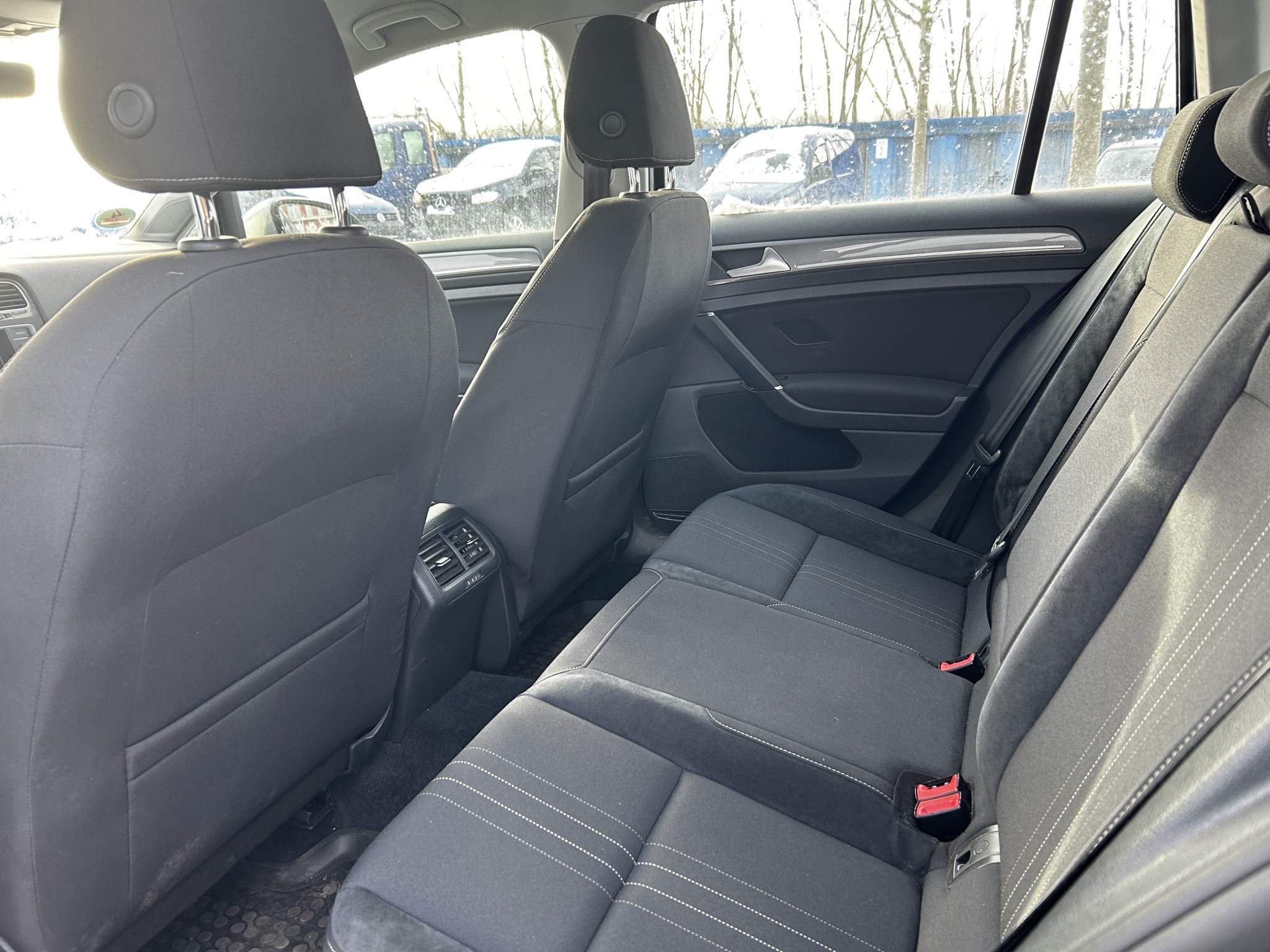 gepflegte Behördenfahrzeuge aus dem Hafenumfeld-12