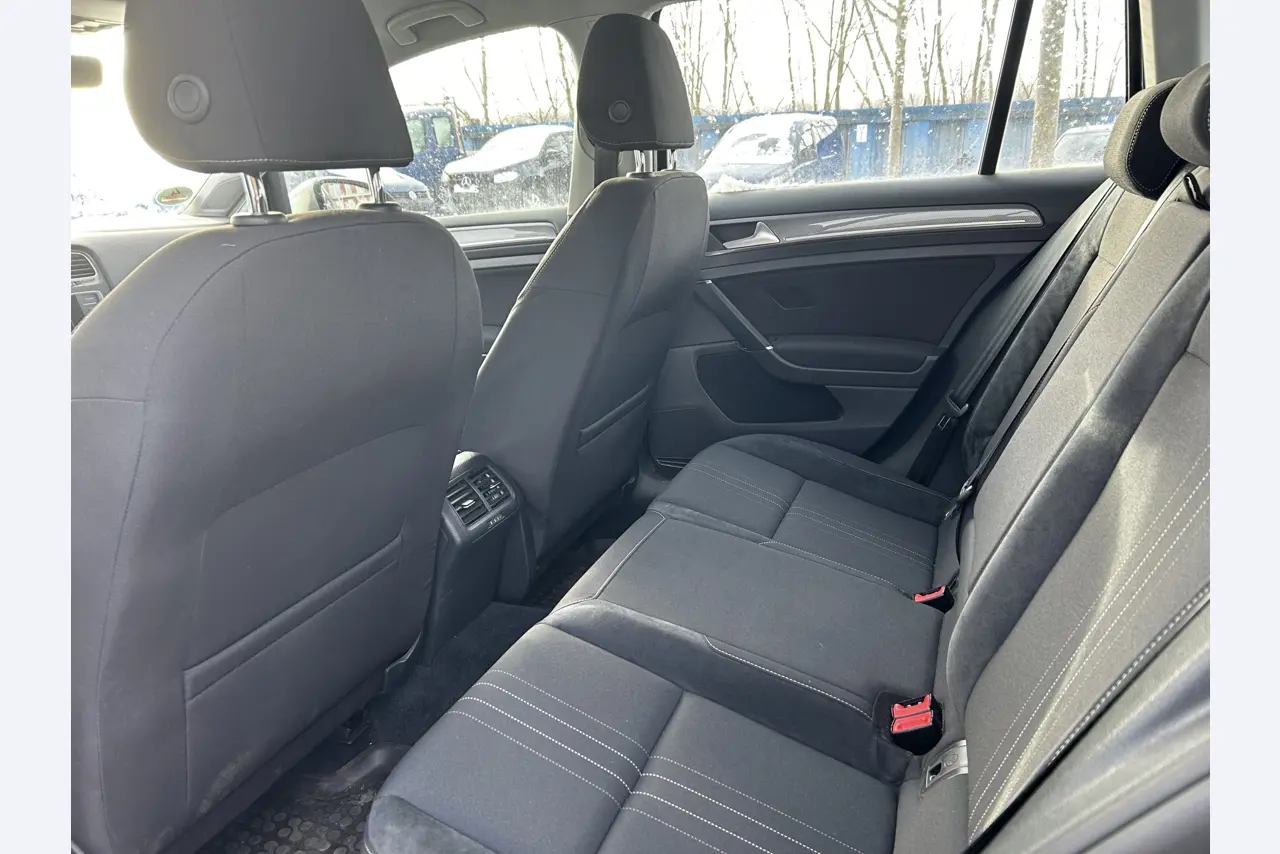 gepflegte Behördenfahrzeuge aus dem Hafenumfeld-12