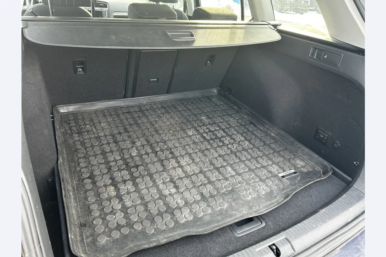 gepflegte Behördenfahrzeuge aus dem Hafenumfeld-15