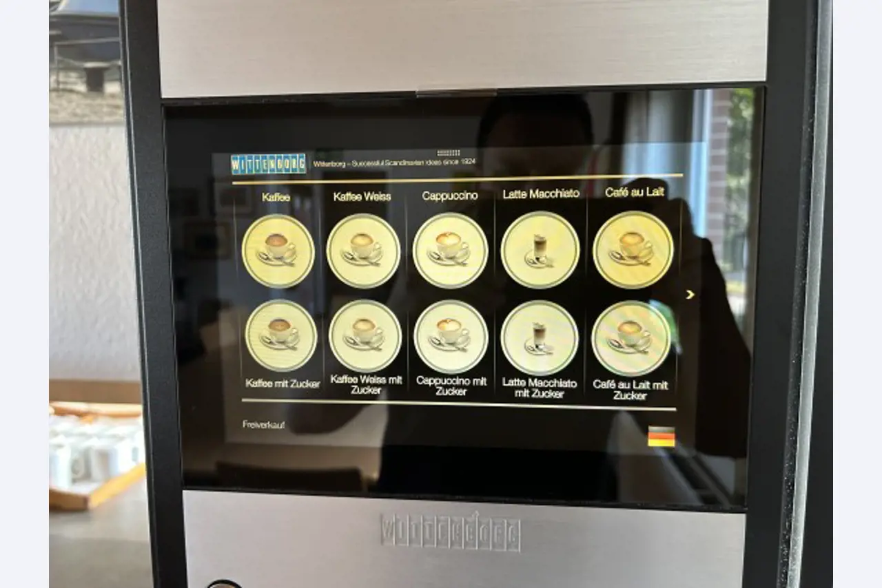 Working ship (direction finding boat) "Deepenschriewer IV" <br>and living barge "WS 3"-6