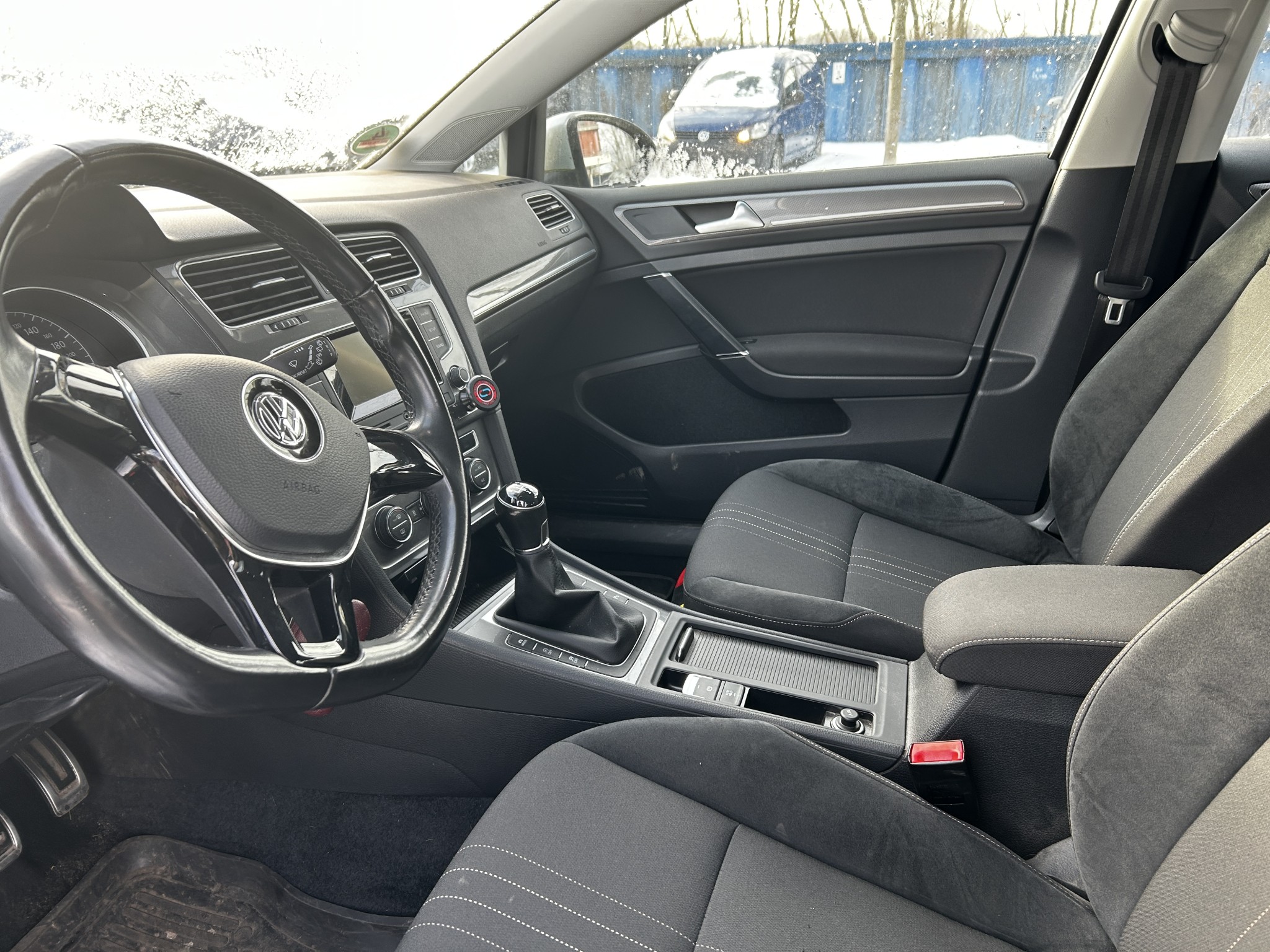 gepflegte Behördenfahrzeuge aus dem Hafenumfeld-9