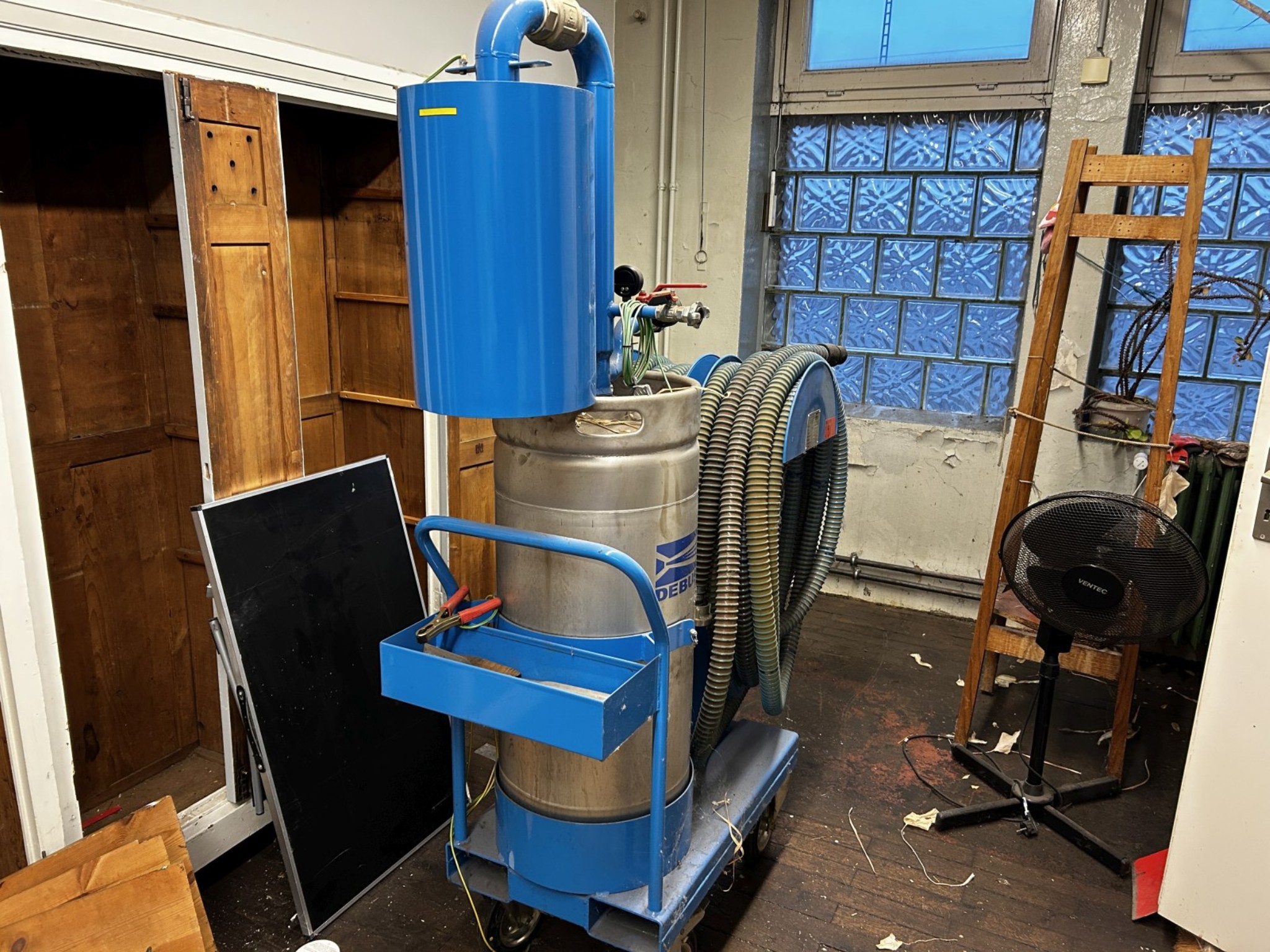 Technical equipment from the port environment-10