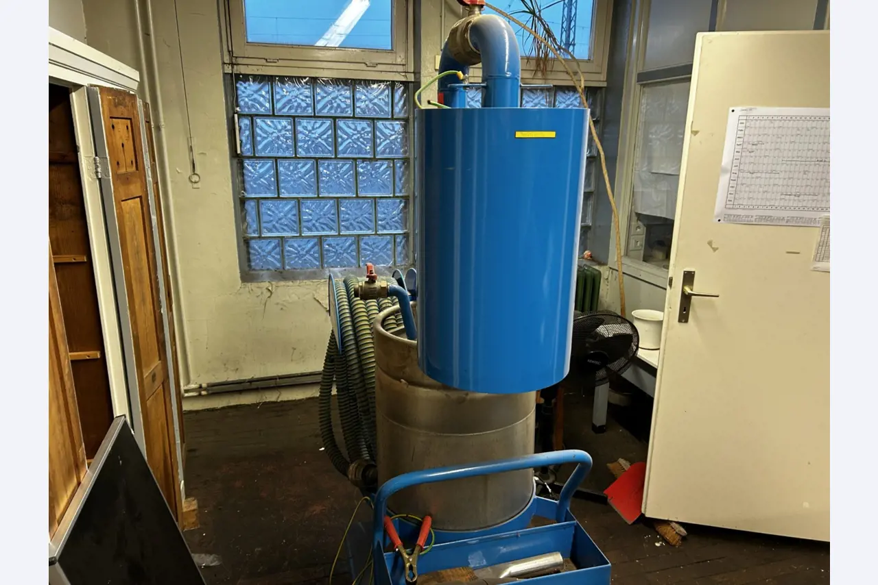 well-kept technical equipment from the port environment-4