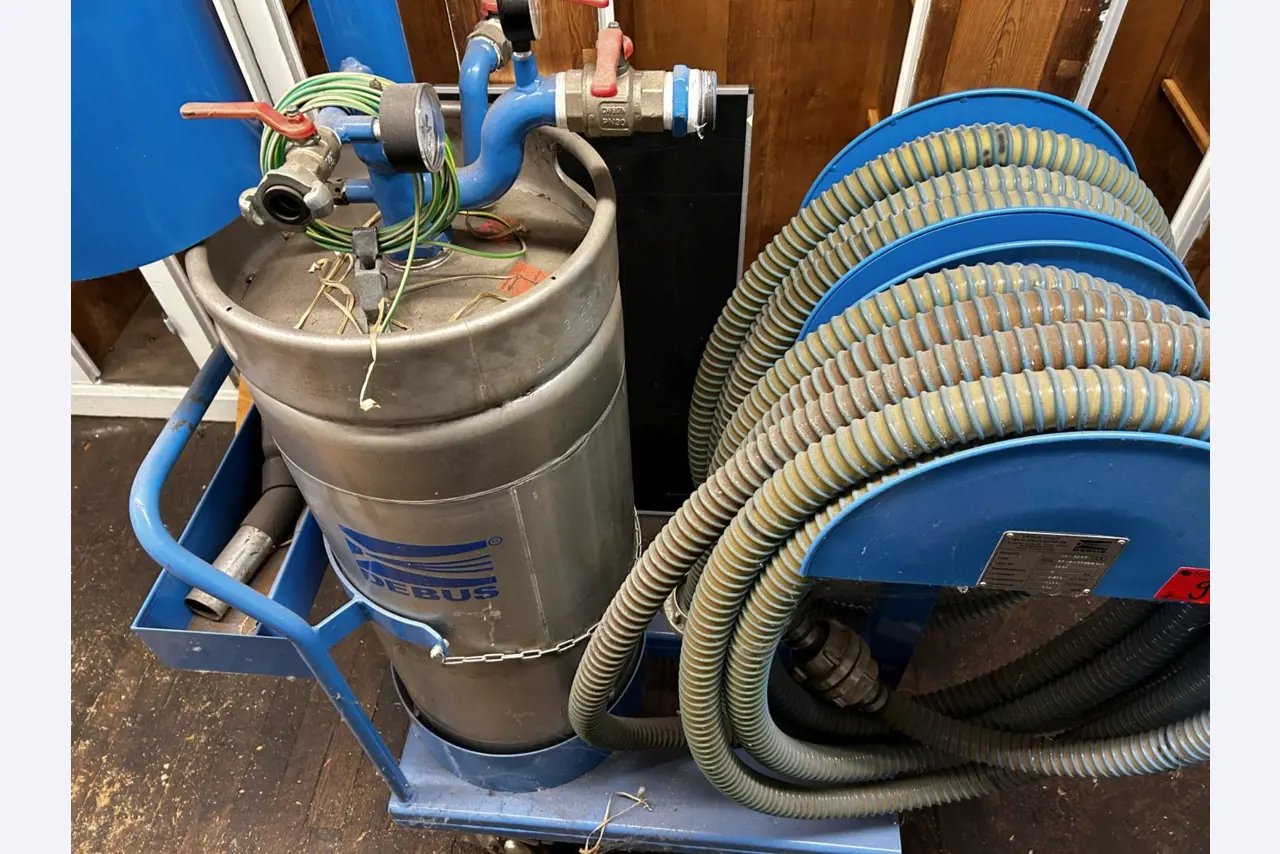 well-kept technical equipment from the port environment-9