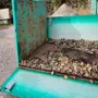 thumbnail-Máquinas para trabajar la madera, sistemas de extracción y herramientas manuales en buen estado en un taller/puerto de madera-12