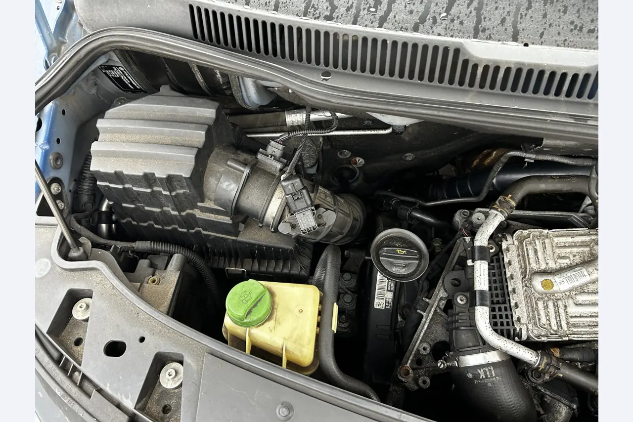 gepflegte Fahrzeuge aus dem Hafenumfeld-23