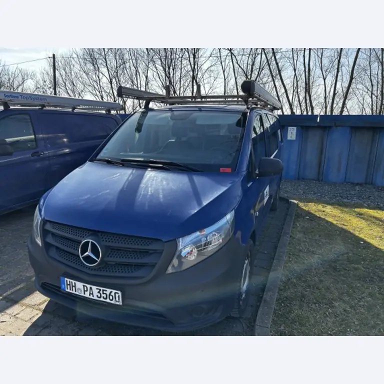 Barco de trabajo (barco de sondeo) "Deepenschriewer IV" <br>así como barcazas residenciales "WS 3"
-2