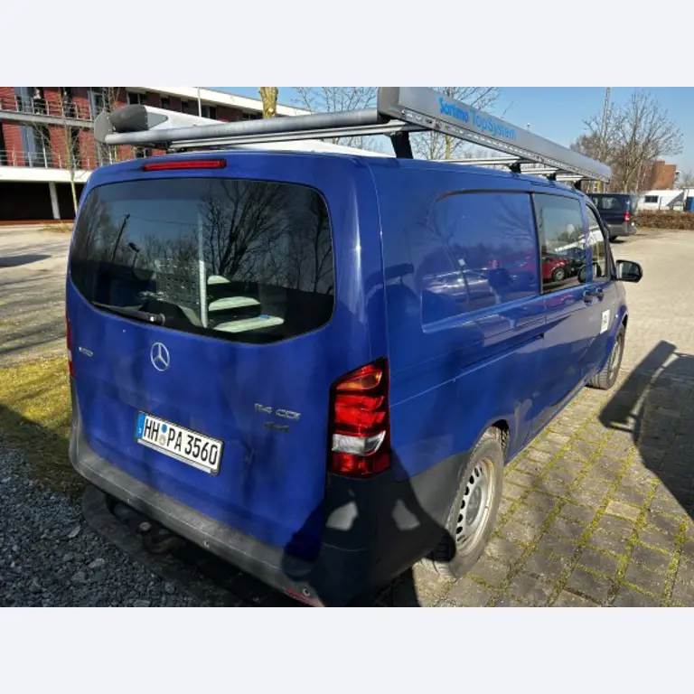 Barco de trabajo (barco de sondeo) "Deepenschriewer IV" <br>así como barcazas residenciales "WS 3"
-10