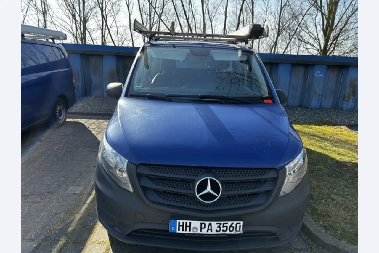 Barco de trabajo (barco de sondeo) "Deepenschriewer IV" <br>así como barcazas residenciales "WS 3"
-3