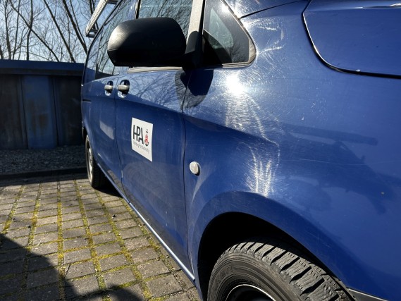 Bateau de travail (bateau-sonde) "Deepenschriewer IV&quot ; <br>ainsi que des barges d'habitation "WS 3&quot ;

-5