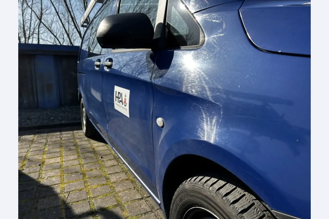 Barco de trabajo (barco de sondeo) "Deepenschriewer IV" <br>así como barcazas residenciales "WS 3"
-5