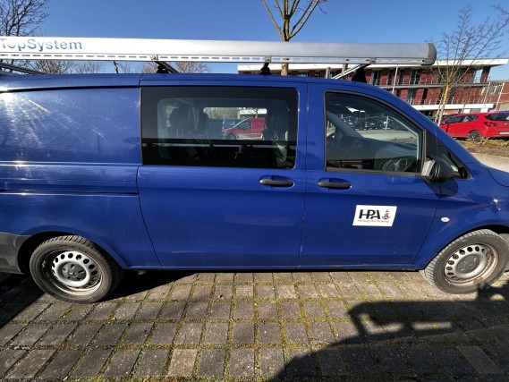 Bateau de travail (bateau-sonde) "Deepenschriewer IV&quot ; <br>ainsi que des barges d'habitation "WS 3&quot ;

-6