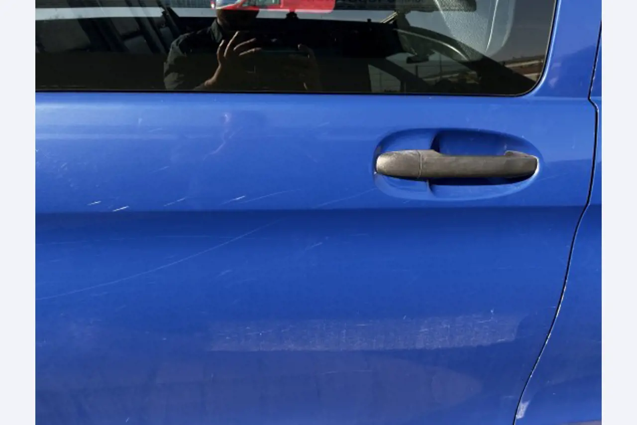 Barco de trabajo (barco de sondeo) "Deepenschriewer IV" <br>así como barcazas residenciales "WS 3"
-7