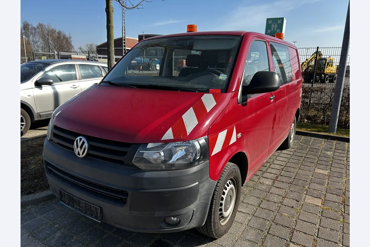 Werkstatt/ Klempnereinrichtung aus dem Hafenumfeld-1