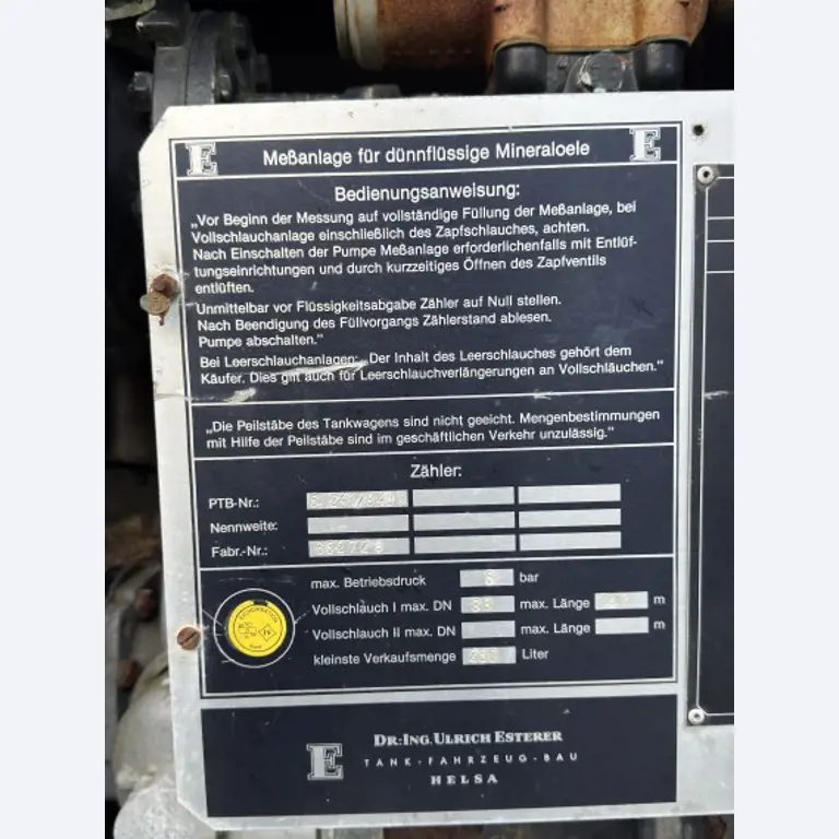 Barco de trabajo (barco de sondeo) "Deepenschriewer IV" <br>así como barcazas residenciales "WS 3"
-2
