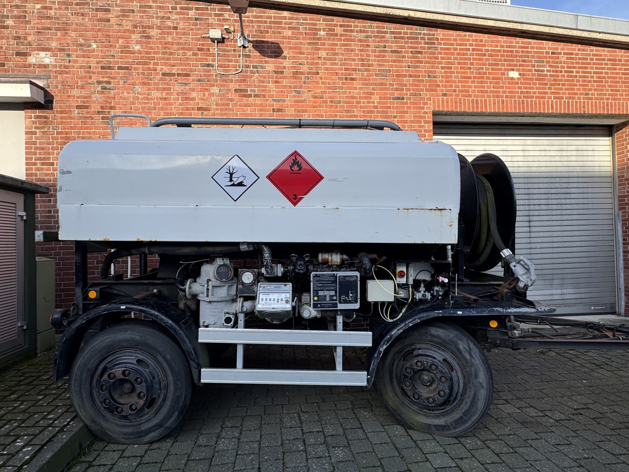 Technical equipment from the port environment-1