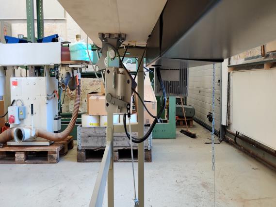 Delovni čoln (sondirni čoln) "Deepenschriewer IV" <br>kot tudi stanovanjske barke "WS 3"

-8