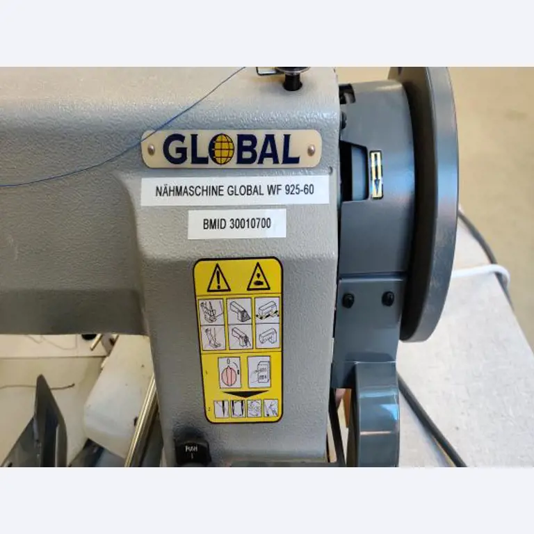 Barco de trabajo (barco de sondeo) "Deepenschriewer IV" <br>así como barcazas residenciales "WS 3"
-9