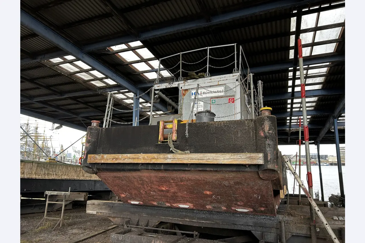 Technical equipment from the port environment-10