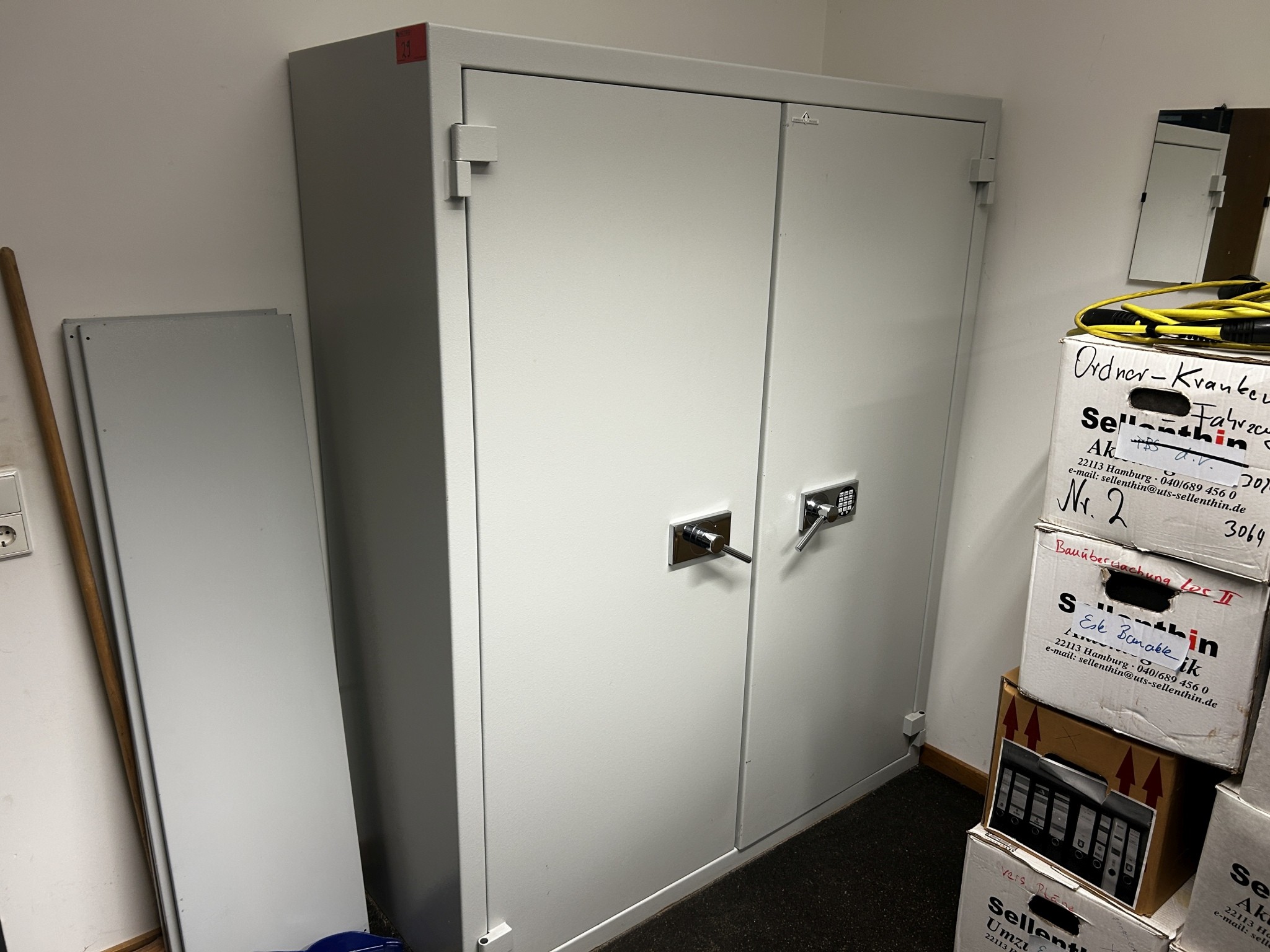 Werkstatt/ Klempnereinrichtung aus dem Hafenumfeld-1