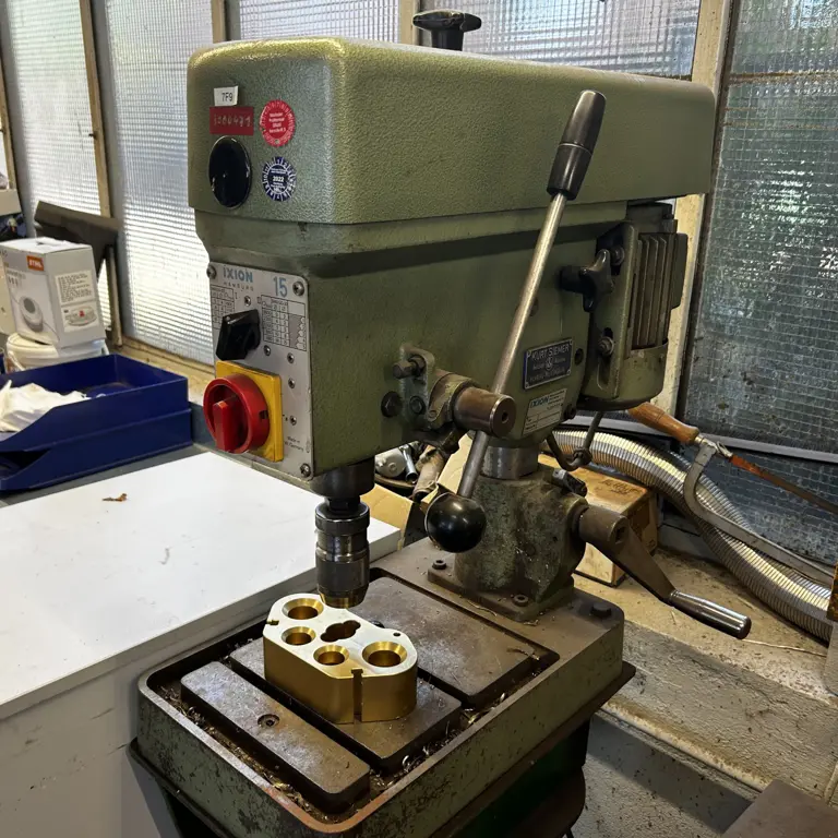 Tischbohrmaschine IXION BT 15