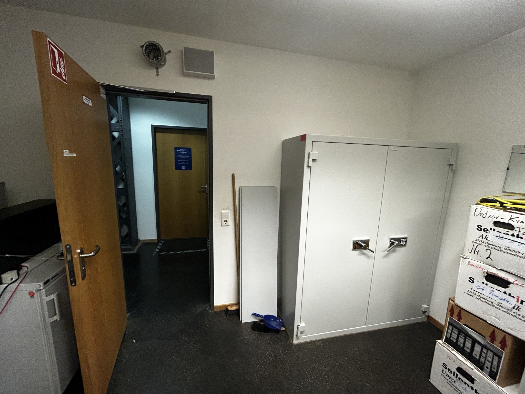 Werkstatt/ Klempnereinrichtung aus dem Hafenumfeld-5