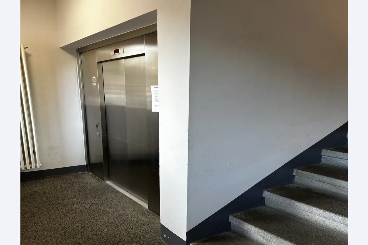 Werkstatt/ Klempnereinrichtung aus dem Hafenumfeld-7