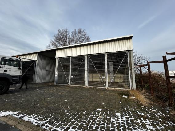 Working ship (direction finding boat) "Deepenschriewer IV" <br>and living barge "WS 3"-2