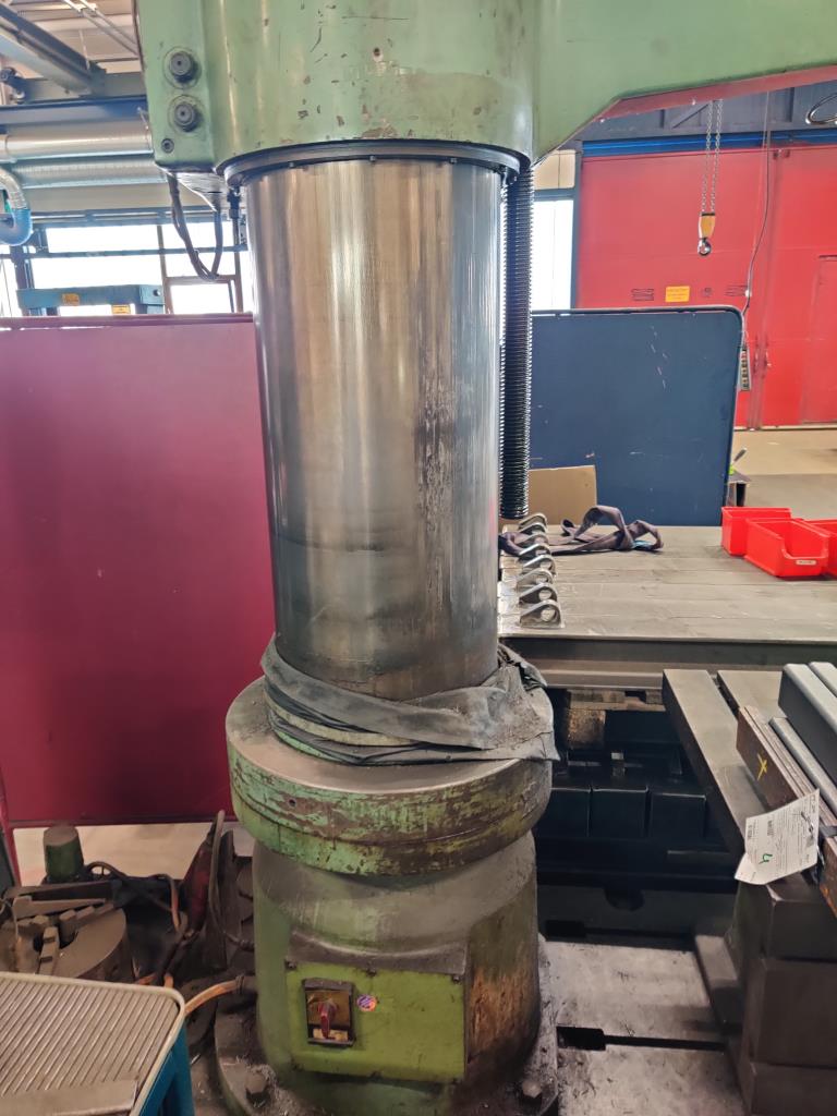 Diversos equipamentos de cantina e acessórios de oficina da zona portuária-14