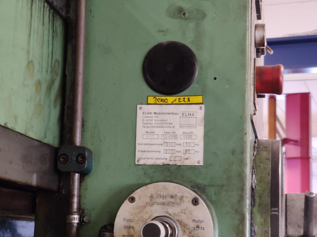 Diversos equipamentos de cantina e acessórios de oficina da zona portuária-15