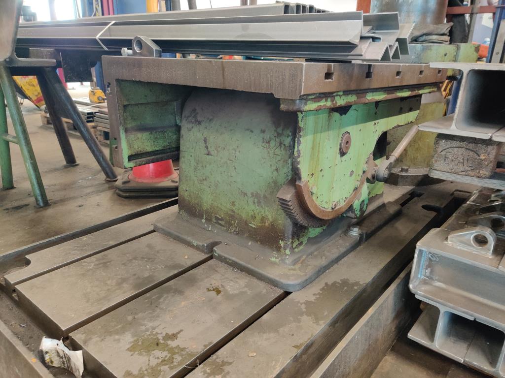 Diversos equipamentos de cantina e acessórios de oficina da zona portuária-20