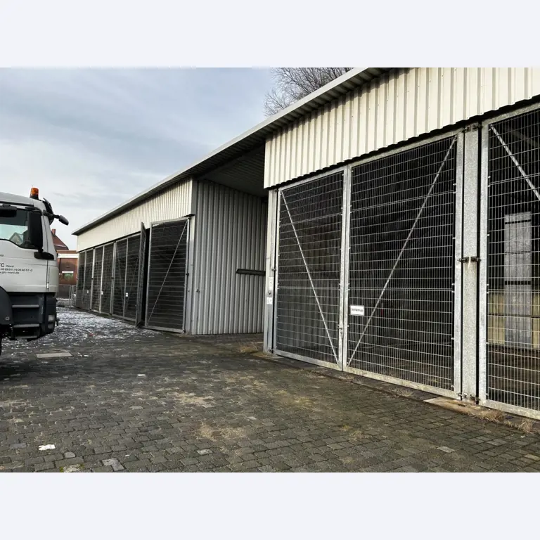 Werkstatt/ Klempnereinrichtung aus dem Hafenumfeld-3