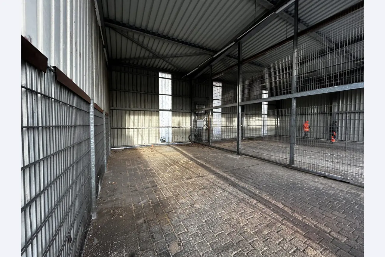 Werkstatt/ Klempnereinrichtung aus dem Hafenumfeld-5