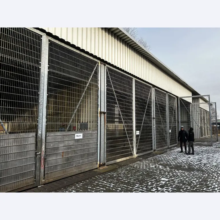 Werkstatt/ Klempnereinrichtung aus dem Hafenumfeld-7