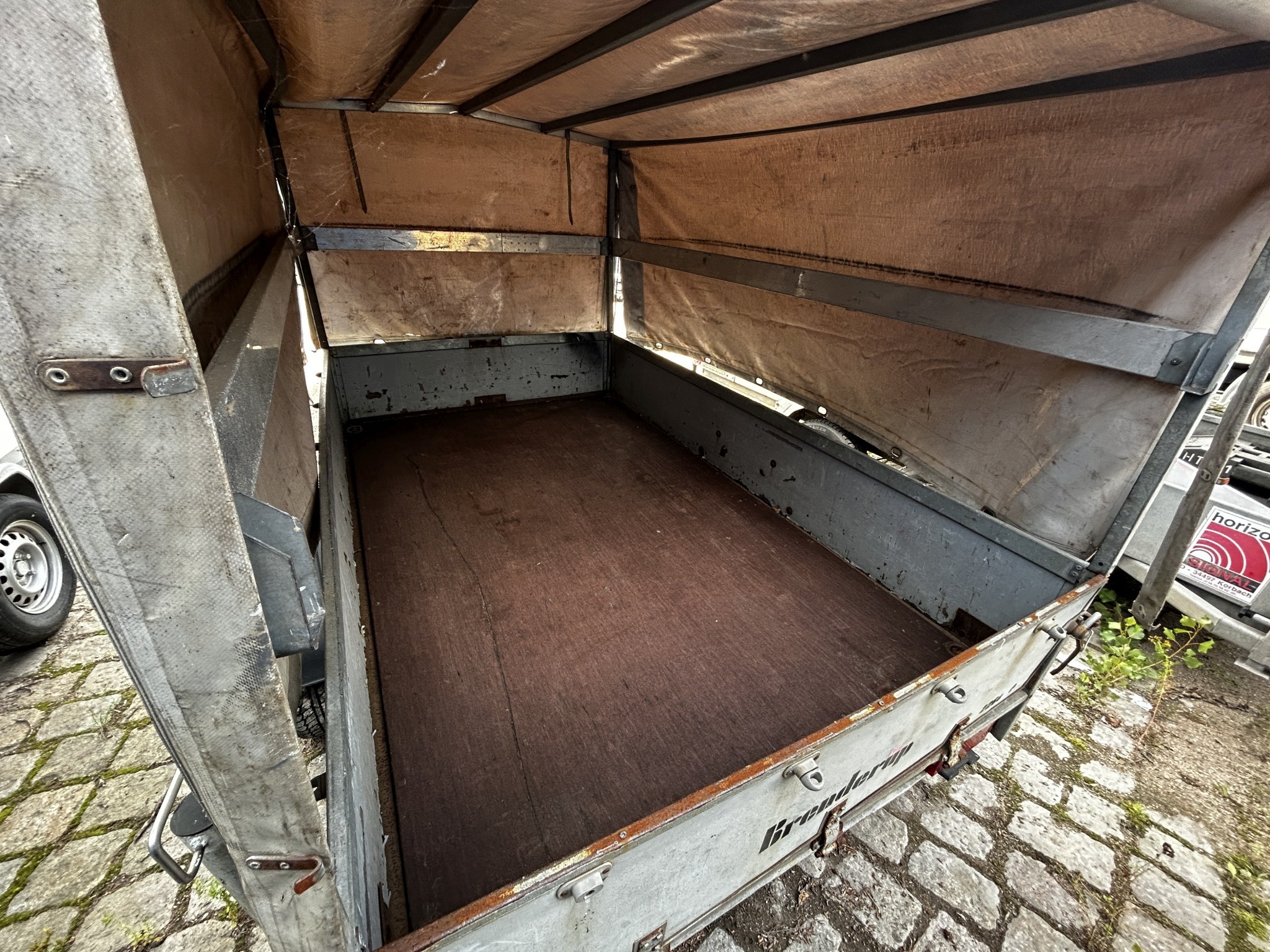 Oprema za delavnico/inštalatersko opremo z območja pristanišča-7