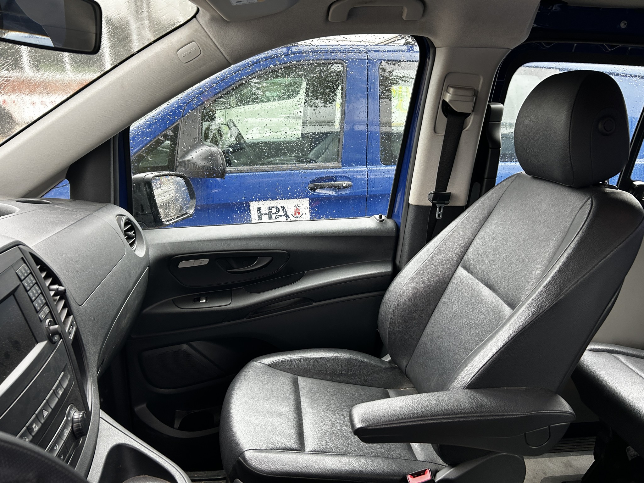 div. Werkstatteinrichtung sowie Fahrzeuge aus dem Hafenumfeld-9