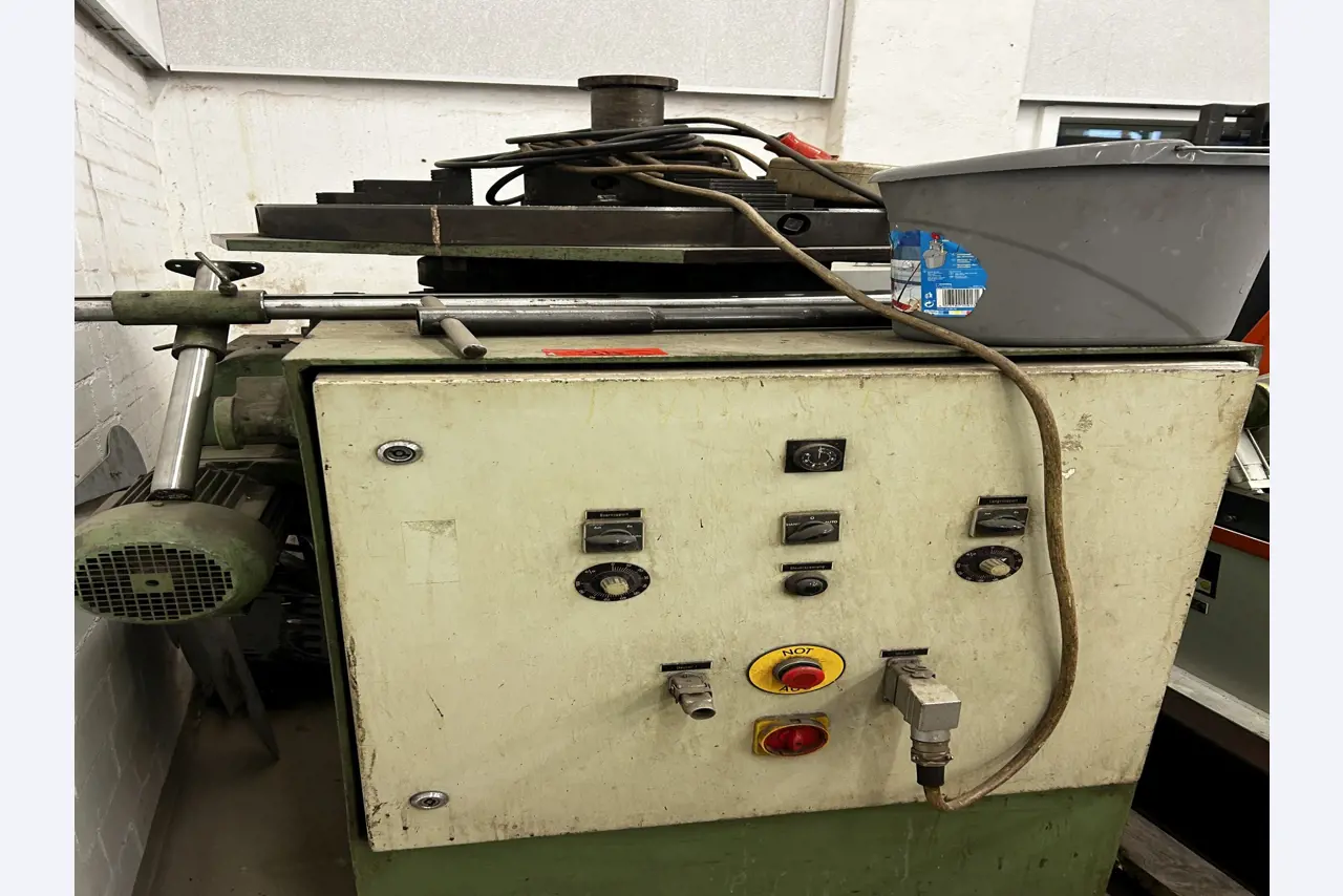 goed onderhouden technische uitrusting van het havengebied-3