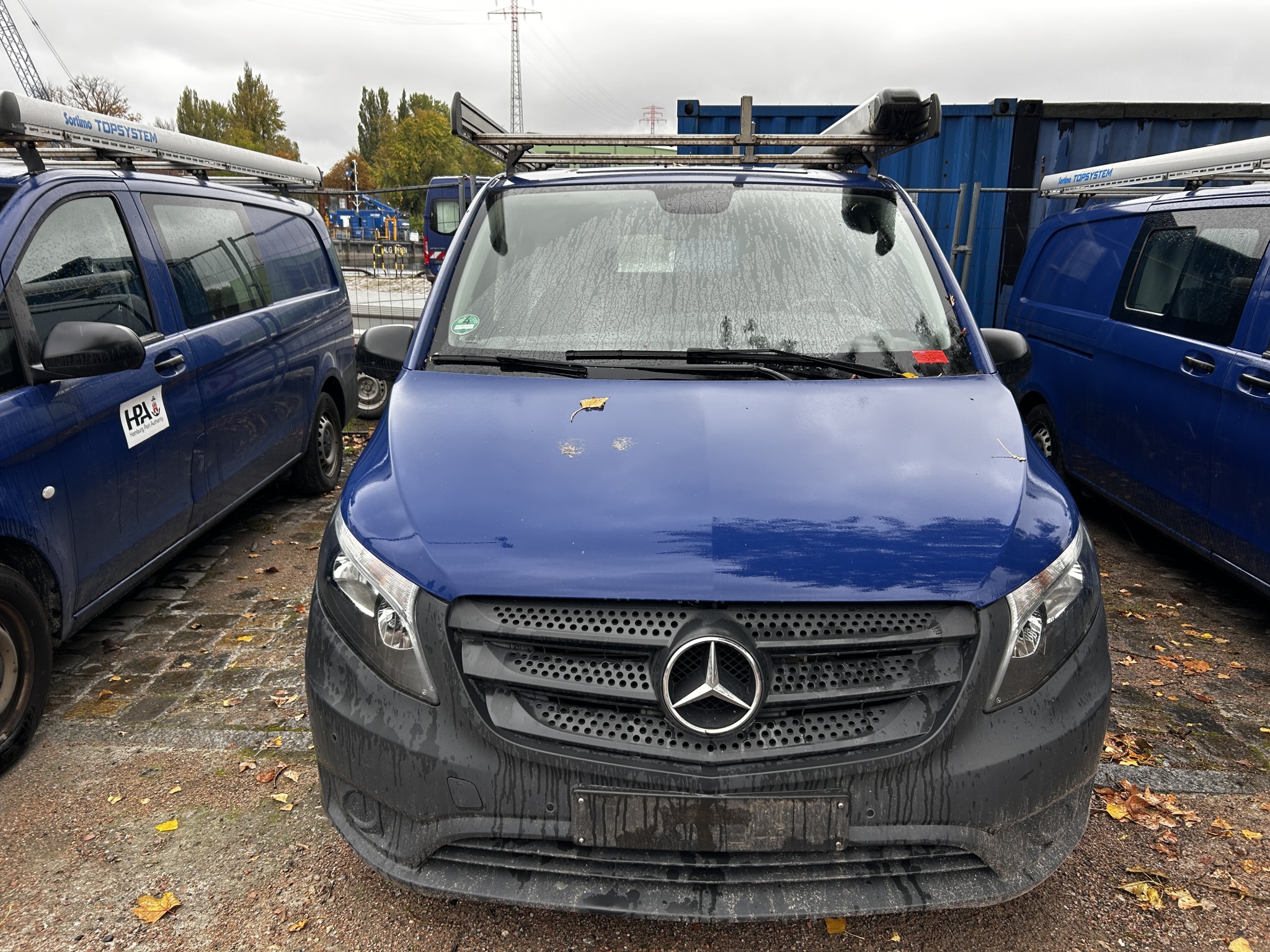 div. Werkstatteinrichtung sowie Fahrzeuge aus dem Hafenumfeld-2