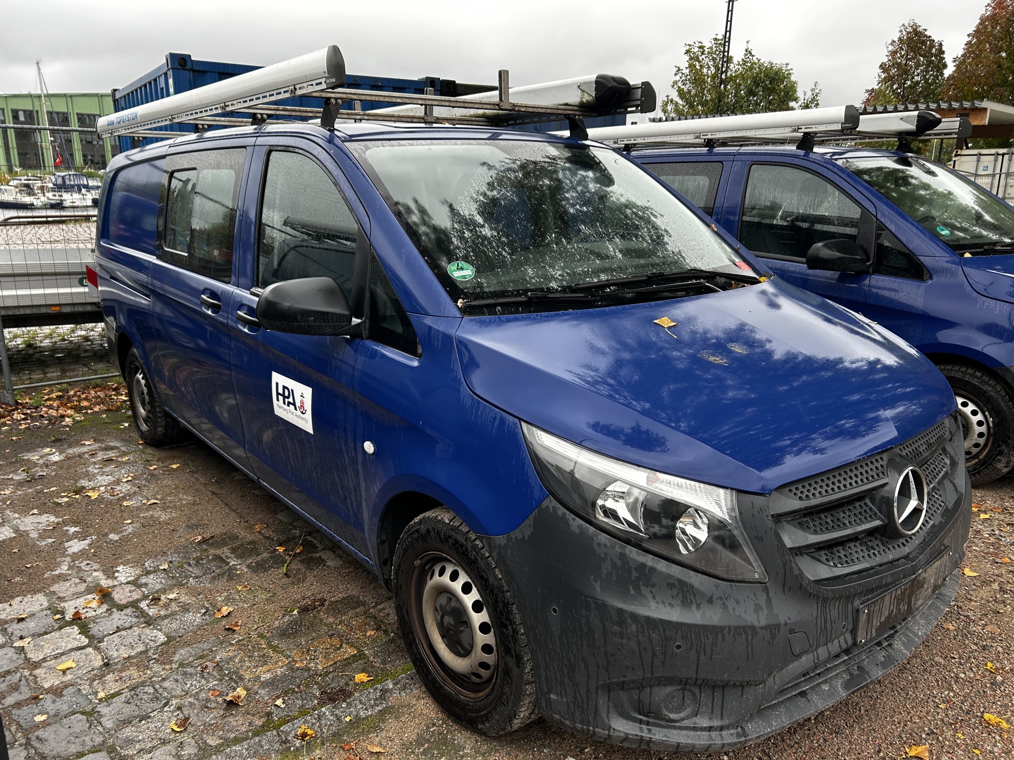 div. Werkstatteinrichtung sowie Fahrzeuge aus dem Hafenumfeld-3