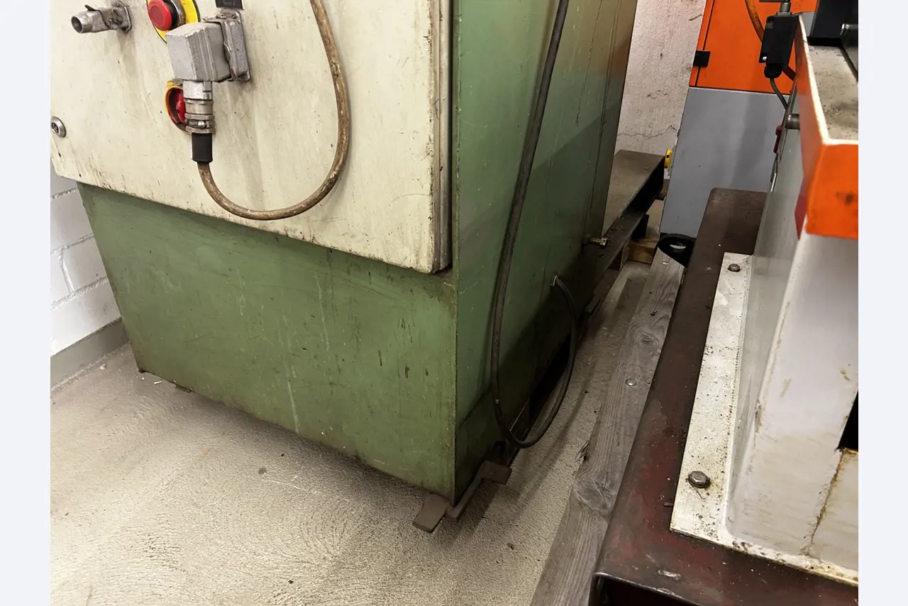 goed onderhouden technische uitrusting van het havengebied-6